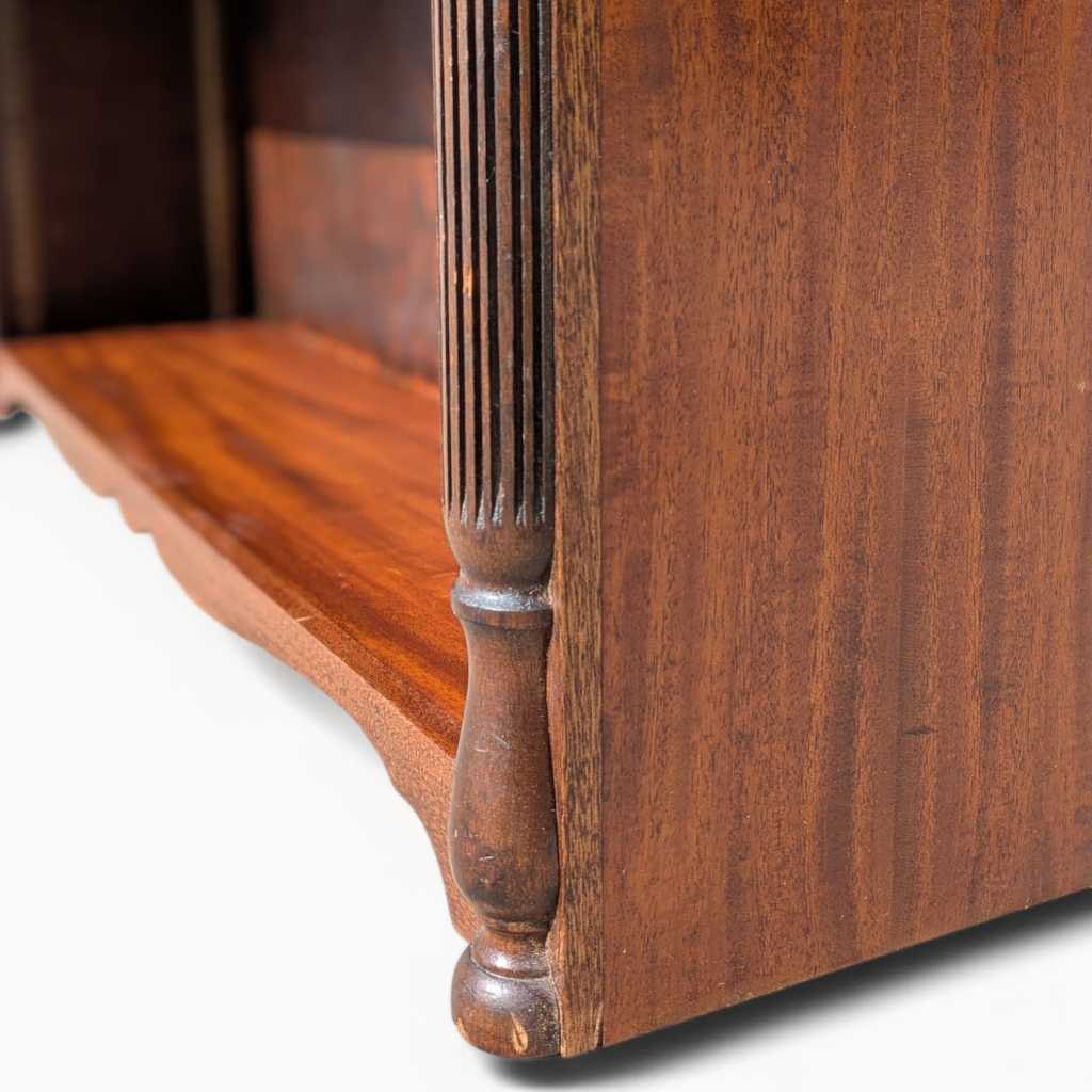 Antique Mahogany Bookcase – Vintage Wooden Bookcase, Classic Shelving Unit, Elegant Storage for Books and Decor