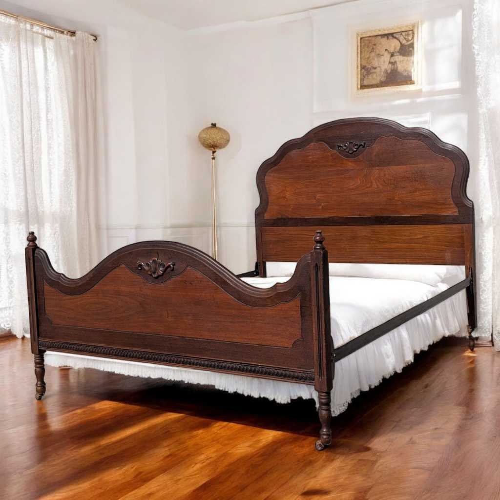 Antique Victorian Walnut Bed – Full Size