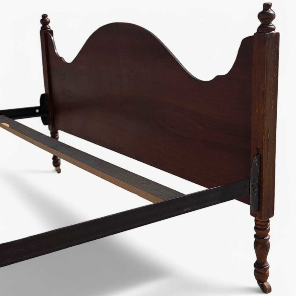 Antique Victorian Walnut Bed – Full Size
