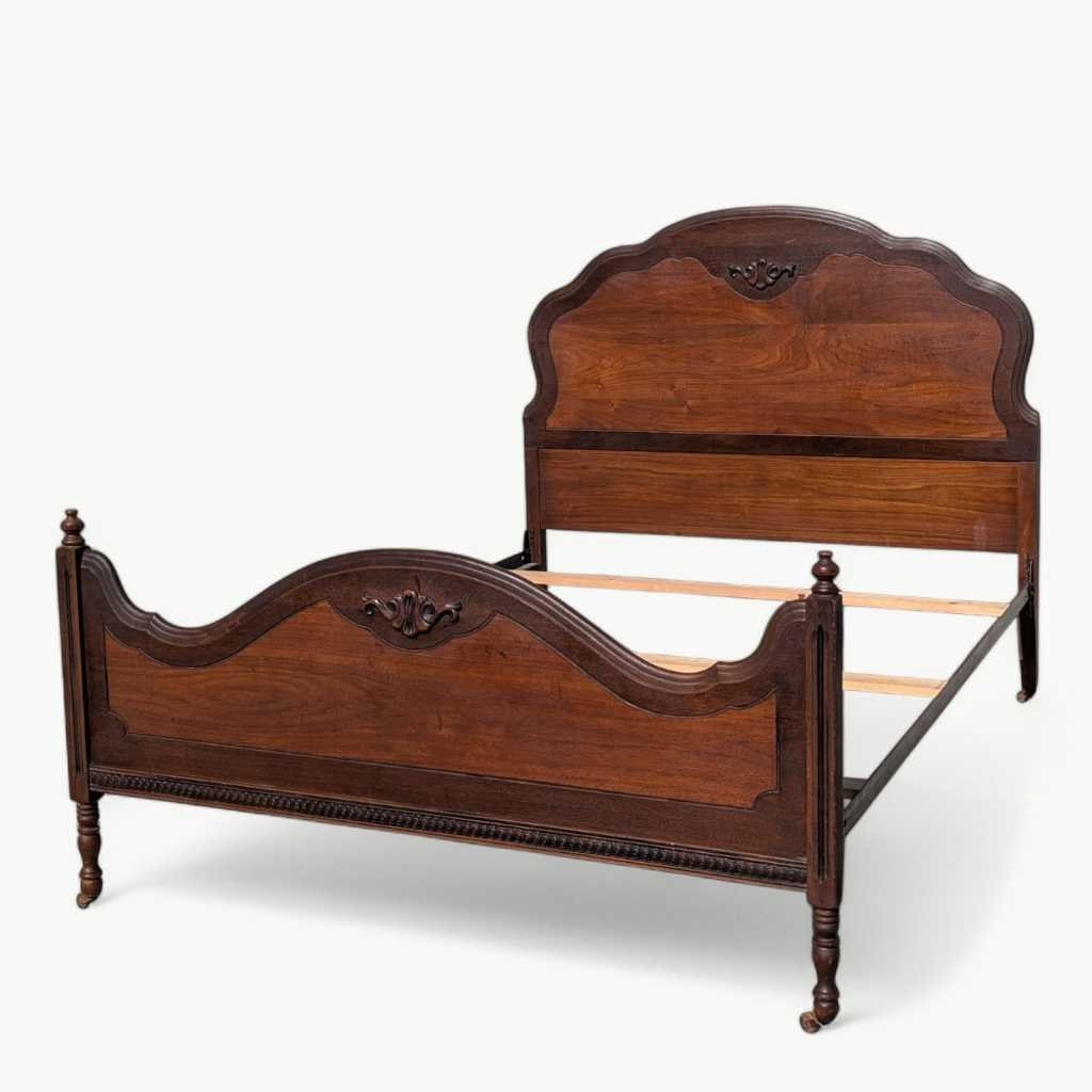 Antique Victorian Walnut Bed – Full Size