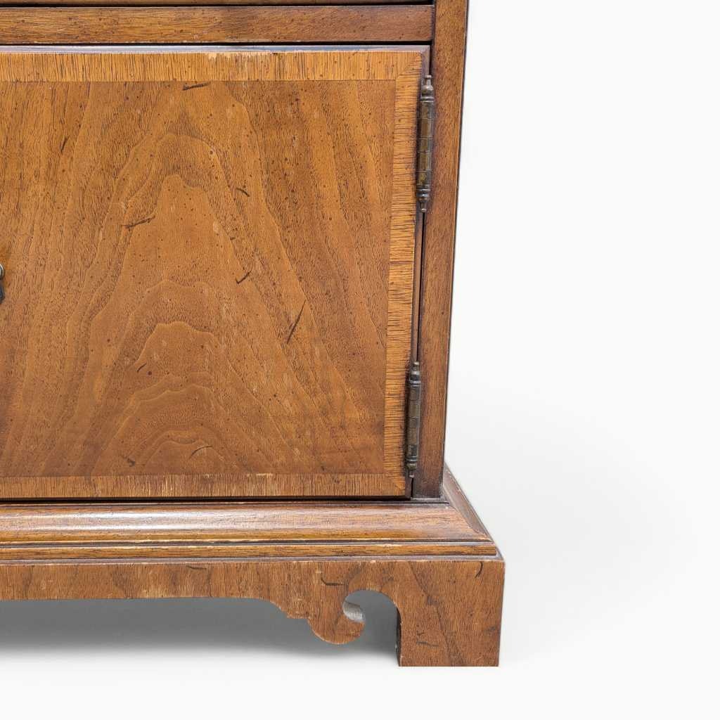 Pair of Mid Century Nightstands – Thomasville