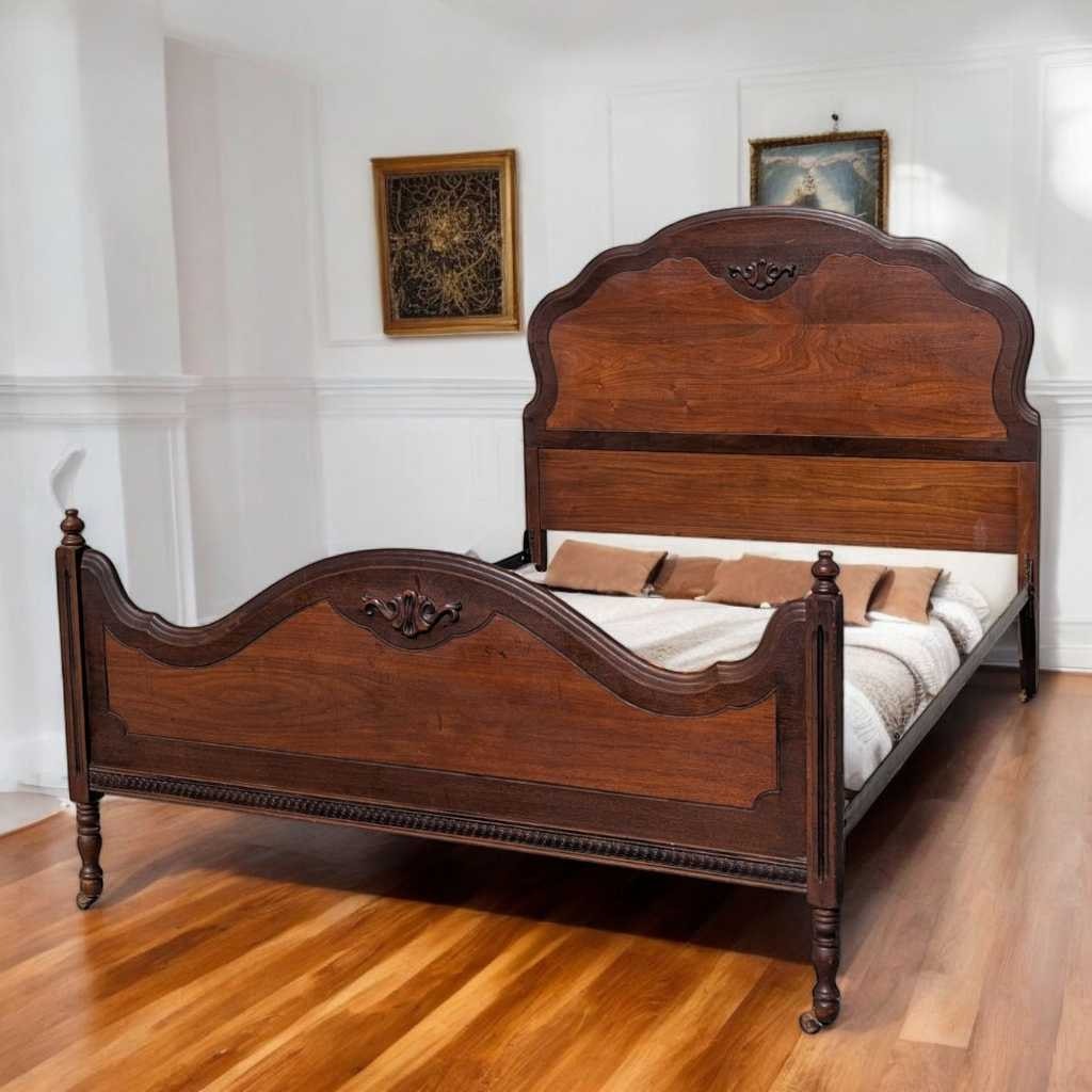 Antique Victorian Walnut Bed – Full Size
