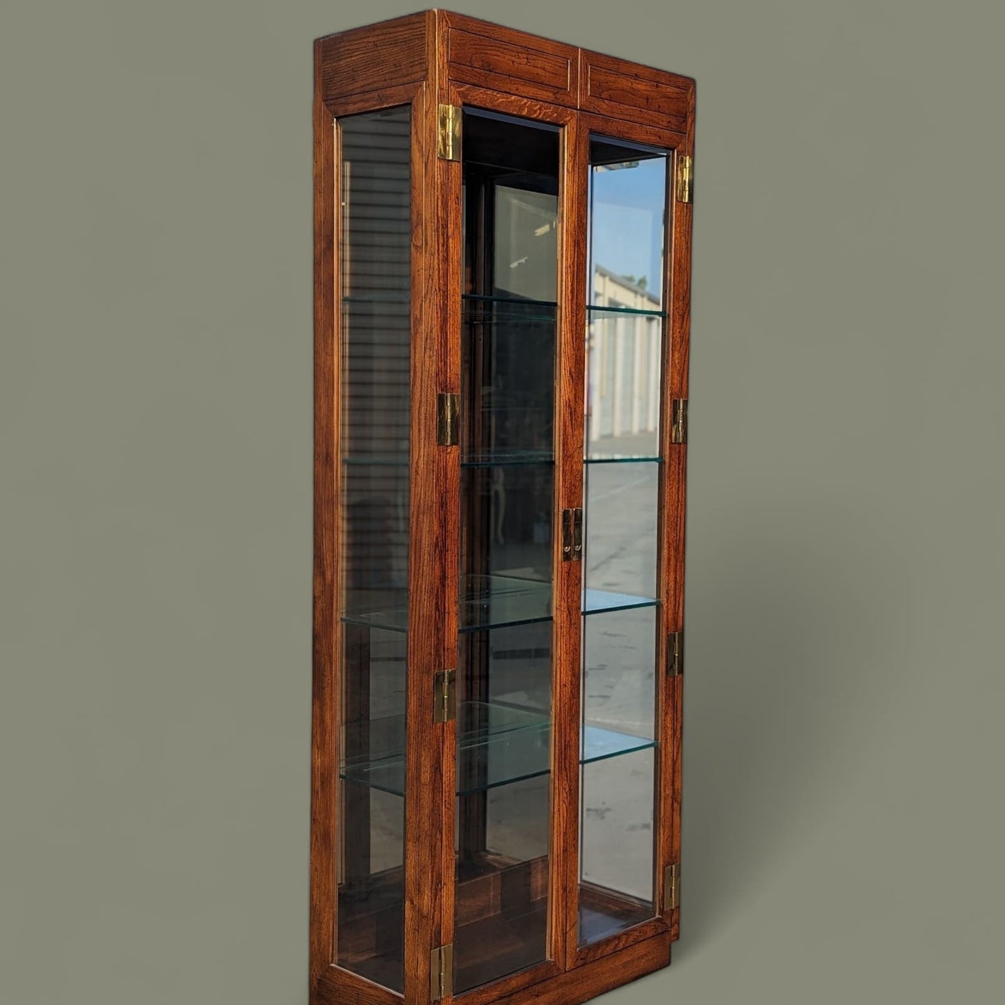 Henredon Bookcase, Etagere, Oak Wood, Glass Shelves, Mirrored panels, Mid Century, Curio Display