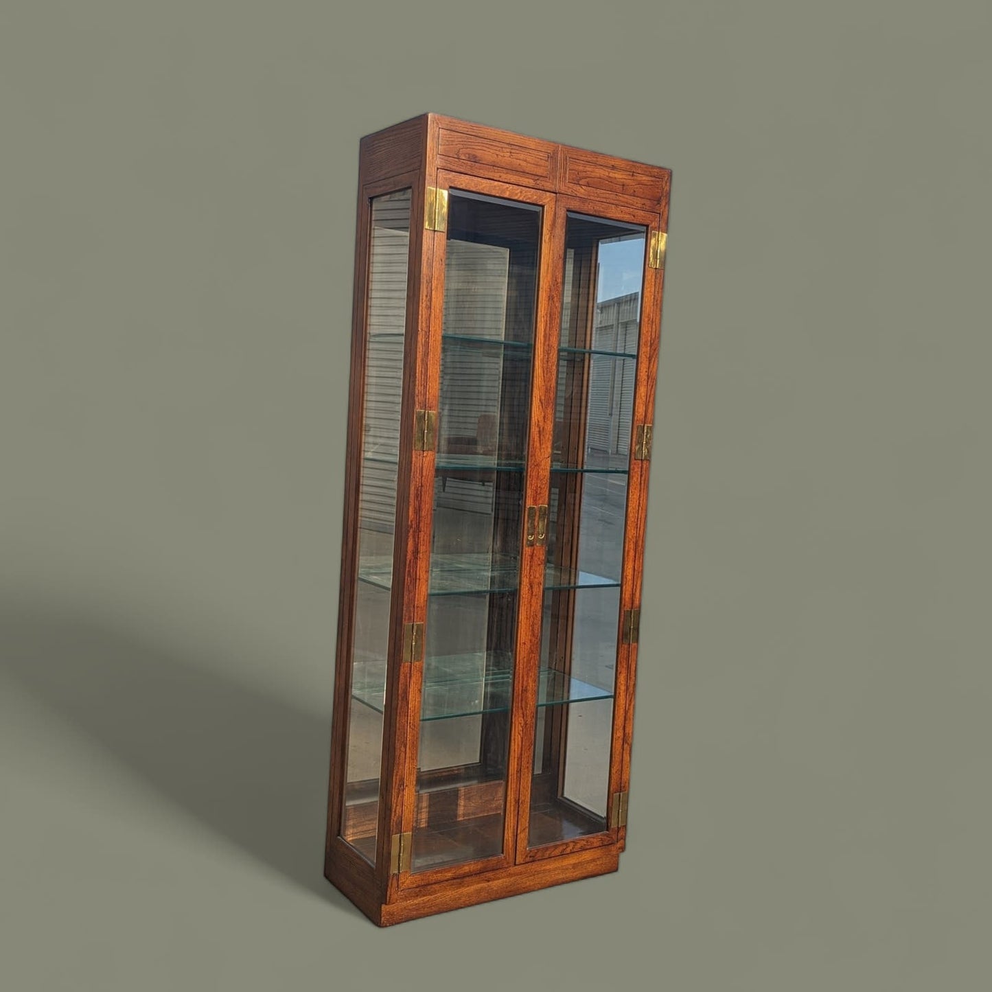 Henredon Bookcase, Etagere, Oak Wood, Glass Shelves, Mirrored panels, Mid Century, Curio Display