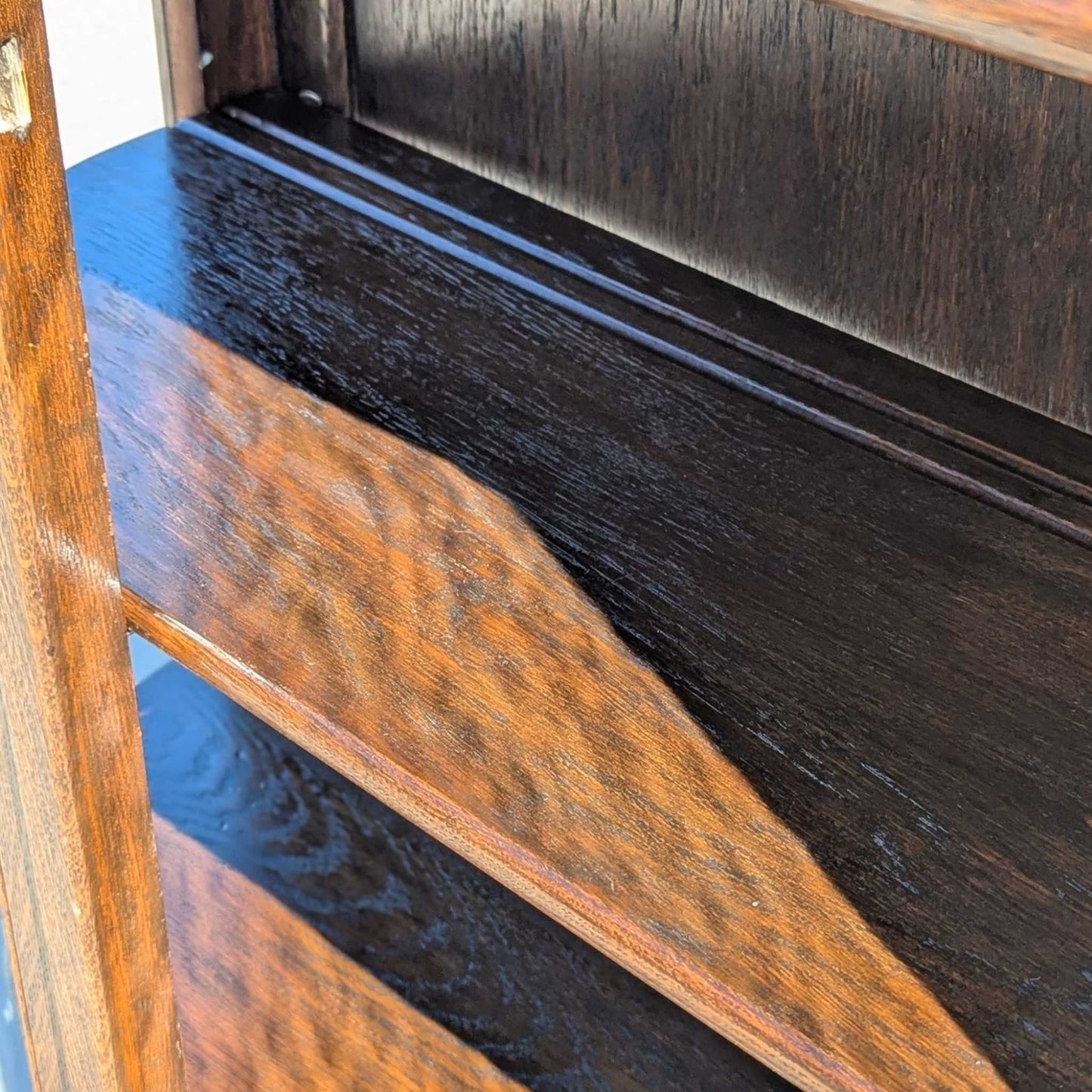 Early 20th Century Edwardian Demi-Lune Curved Glass Display Cabinet