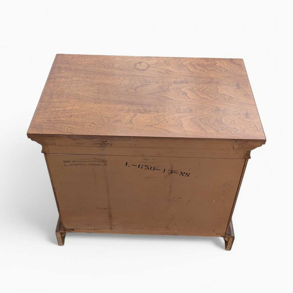 Pair of Mid Century Nightstands – Thomasville