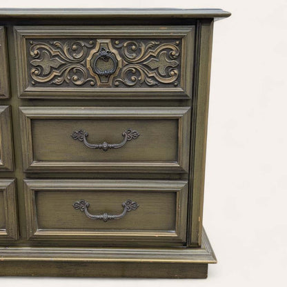 Vintage Mid Century Dresser, 9 drawers