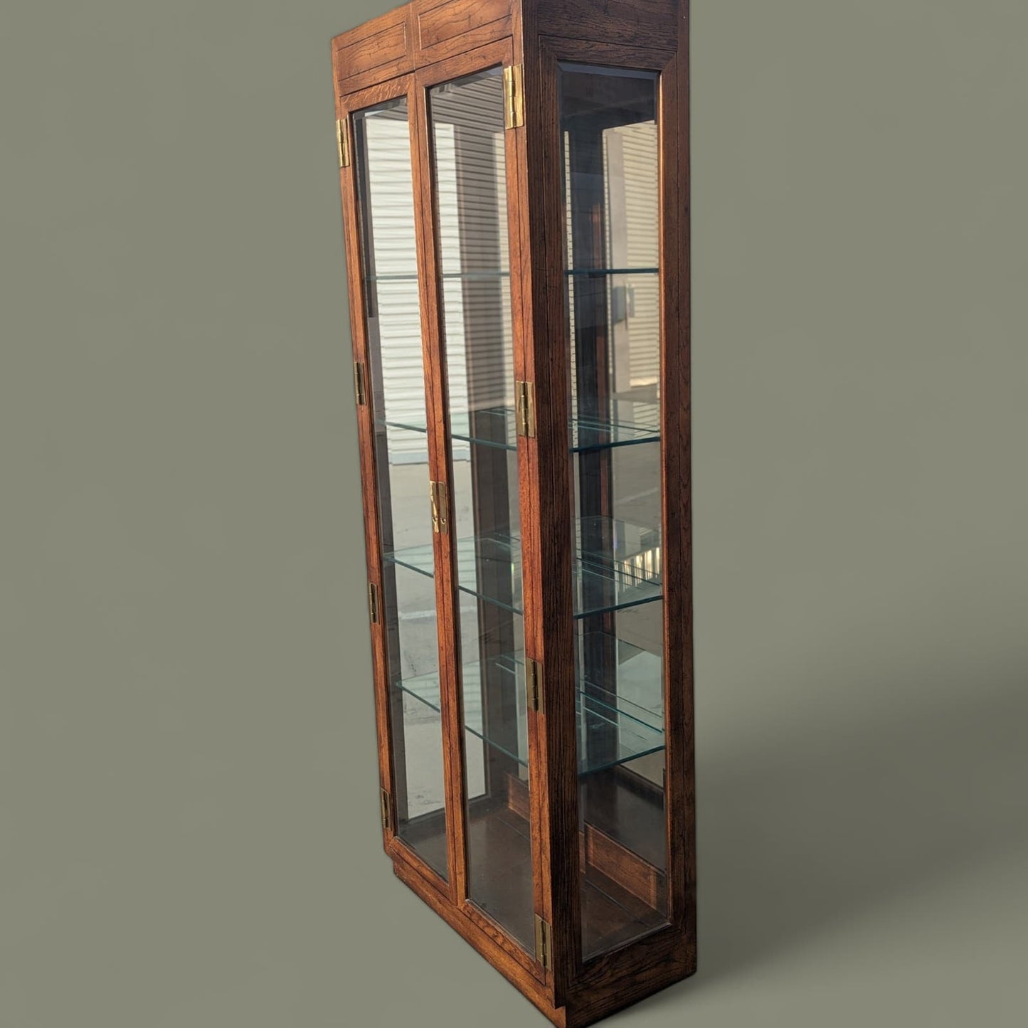 Henredon Bookcase, Etagere, Oak Wood, Glass Shelves, Mirrored panels, Mid Century, Curio Display