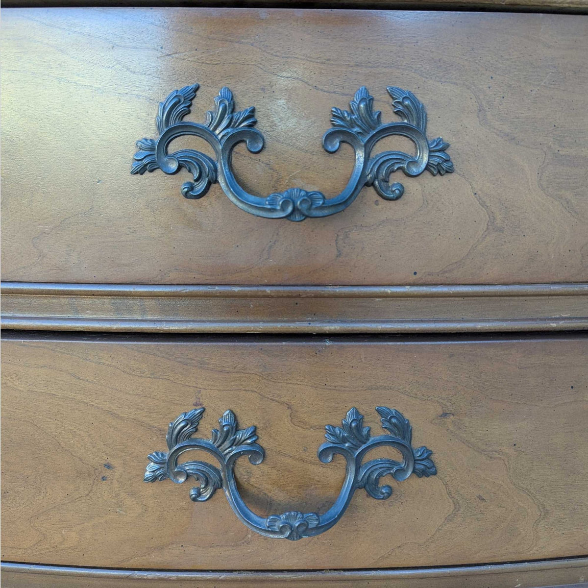 Bassett Queen Anne-Style Wood and Glass China Hutch Cabinet
