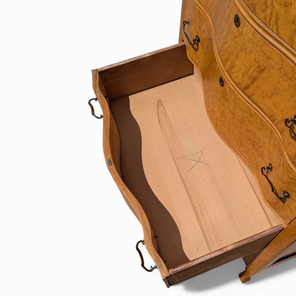 Antique Birds Eye Maple Dresser – Vintage Wooden Dresser, Elegant Storage Furniture, Classic Bedroom Piece