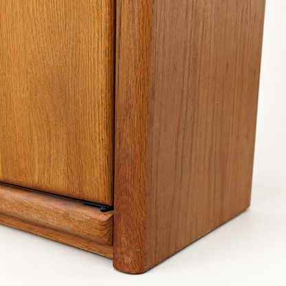 Late-20th-Century Oak Bookcase with Adjustable Shelves — view 7 of 15
