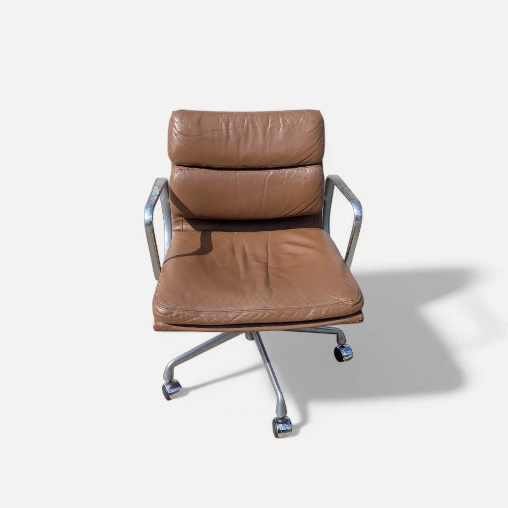 Vintage Eames Soft Pad Chair by Herman Miller – Leather Office Chair with Aluminum Base, Mid-Century Modern Icon