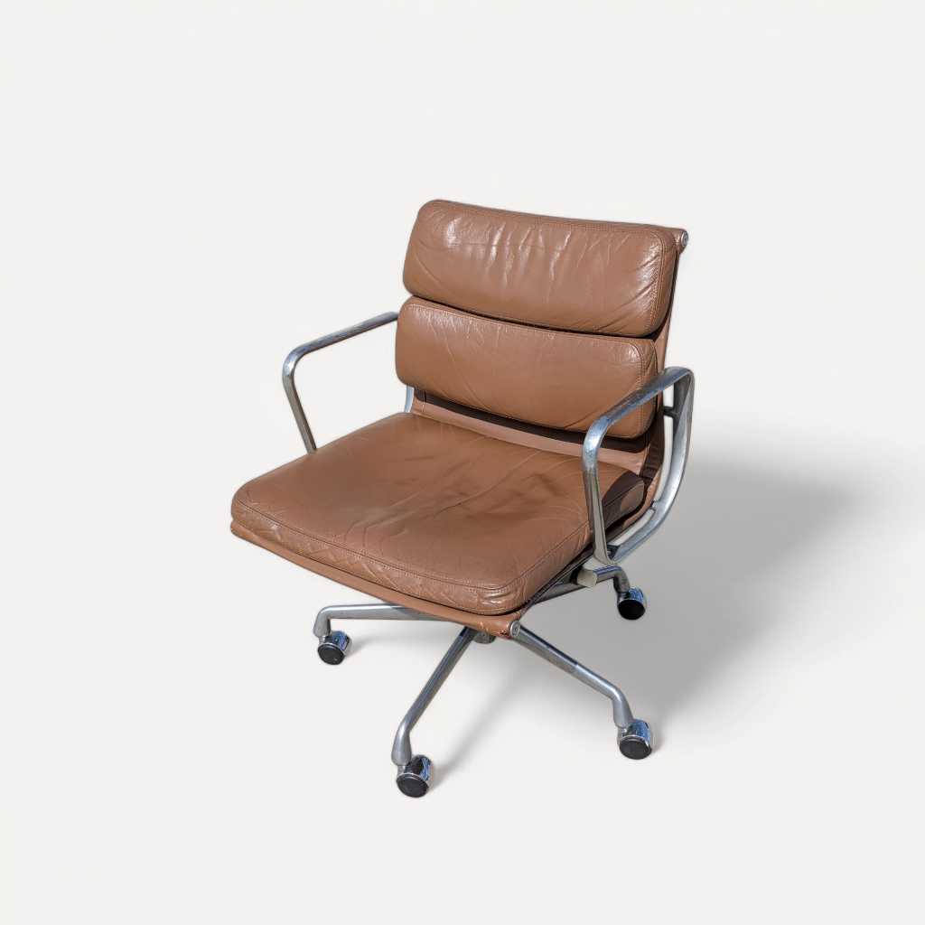 Vintage Eames Soft Pad Chair by Herman Miller – Leather Office Chair with Aluminum Base, Mid-Century Modern Icon