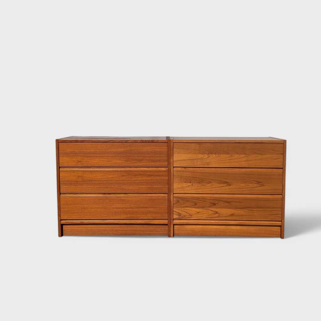Pair of G Plan Teak Three-Drawer Dressers or Modular Lowboy, 1960s — view 6 [CBV1 5KxRd3jmp2g8NCbU3rQW 06 159479e2-839e-4acf-8137-7768213ef367.jpeg]
