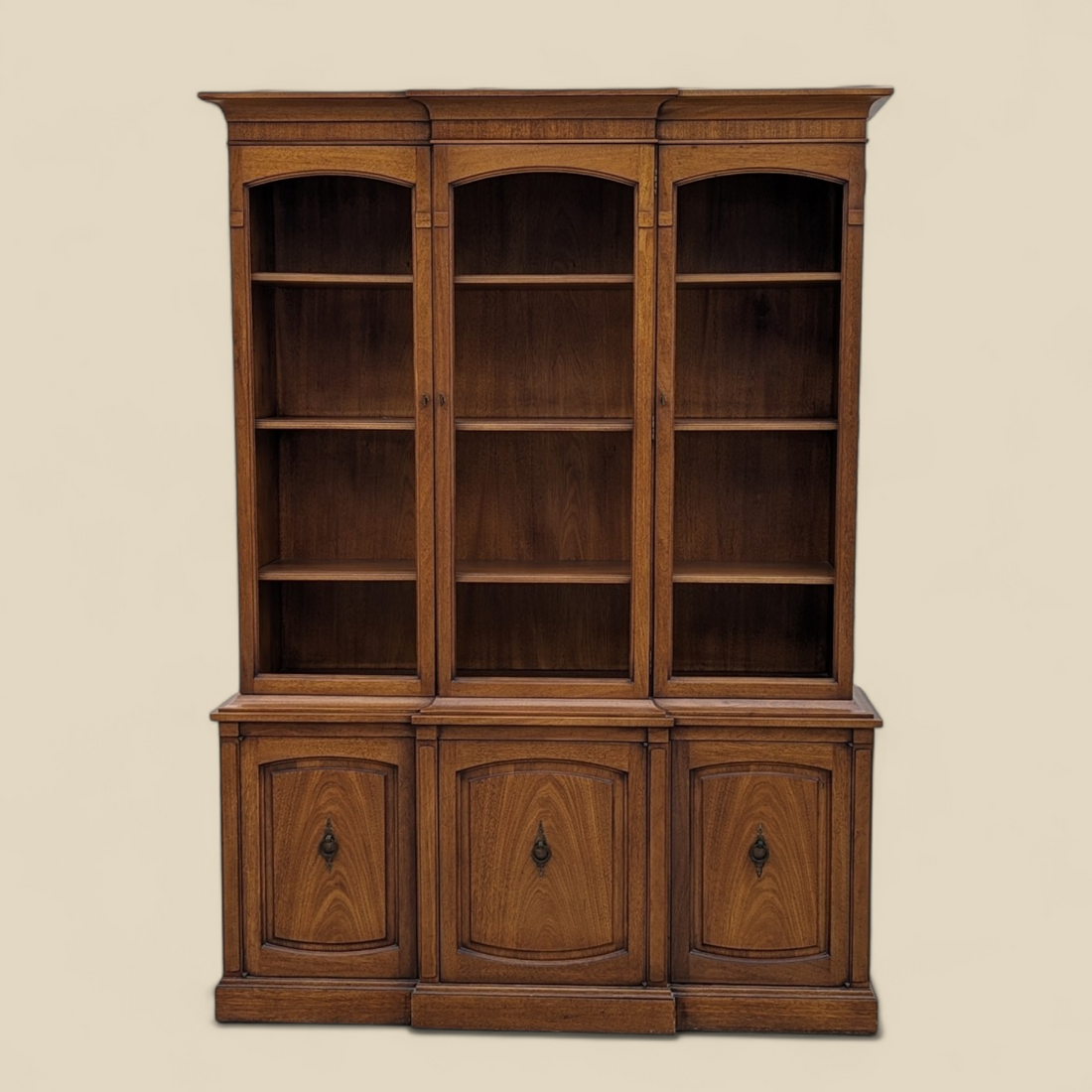 1960s Drexel Triune Mahogany Hutch Cabinet with Arched Display Doors — view 1 [CBMEDIA20260920M rskglv7t9lLQjLyrzomb 01 1d401cb4-a332-4db7-9793-1902803967c2.png]