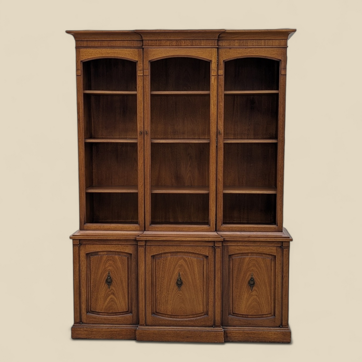 1960s Drexel Triune Mahogany Hutch Cabinet with Arched Display Doors — view 1 [CBMEDIA20260920M rskglv7t9lLQjLyrzomb 01 1d401cb4-a332-4db7-9793-1902803967c2.png]