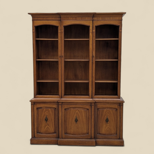 1960s Drexel Triune Mahogany Hutch Cabinet with Arched Display Doors — view 1 [CBMEDIA20260920M rskglv7t9lLQjLyrzomb 01 1d401cb4-a332-4db7-9793-1902803967c2.png]