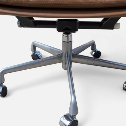 Vintage Eames Soft Pad Chair by Herman Miller – Leather Office Chair with Aluminum Base, Mid-Century Modern Icon
