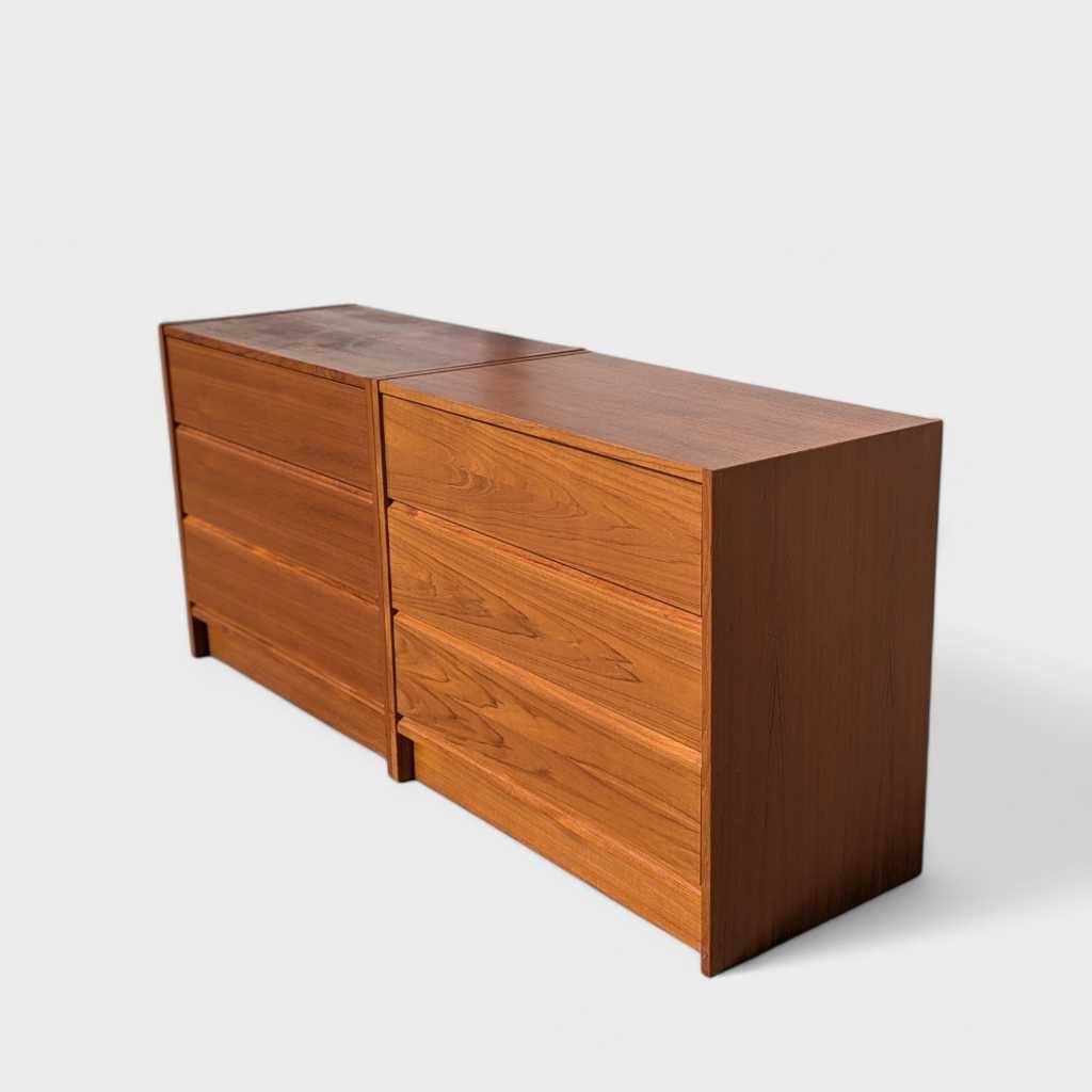 Pair of G Plan Teak Three-Drawer Dressers or Modular Lowboy, 1960s — view 7 [CBV1 5KxRd3jmp2g8NCbU3rQW 07 3b149673-8bec-4738-8e1e-254a19589534.jpeg]