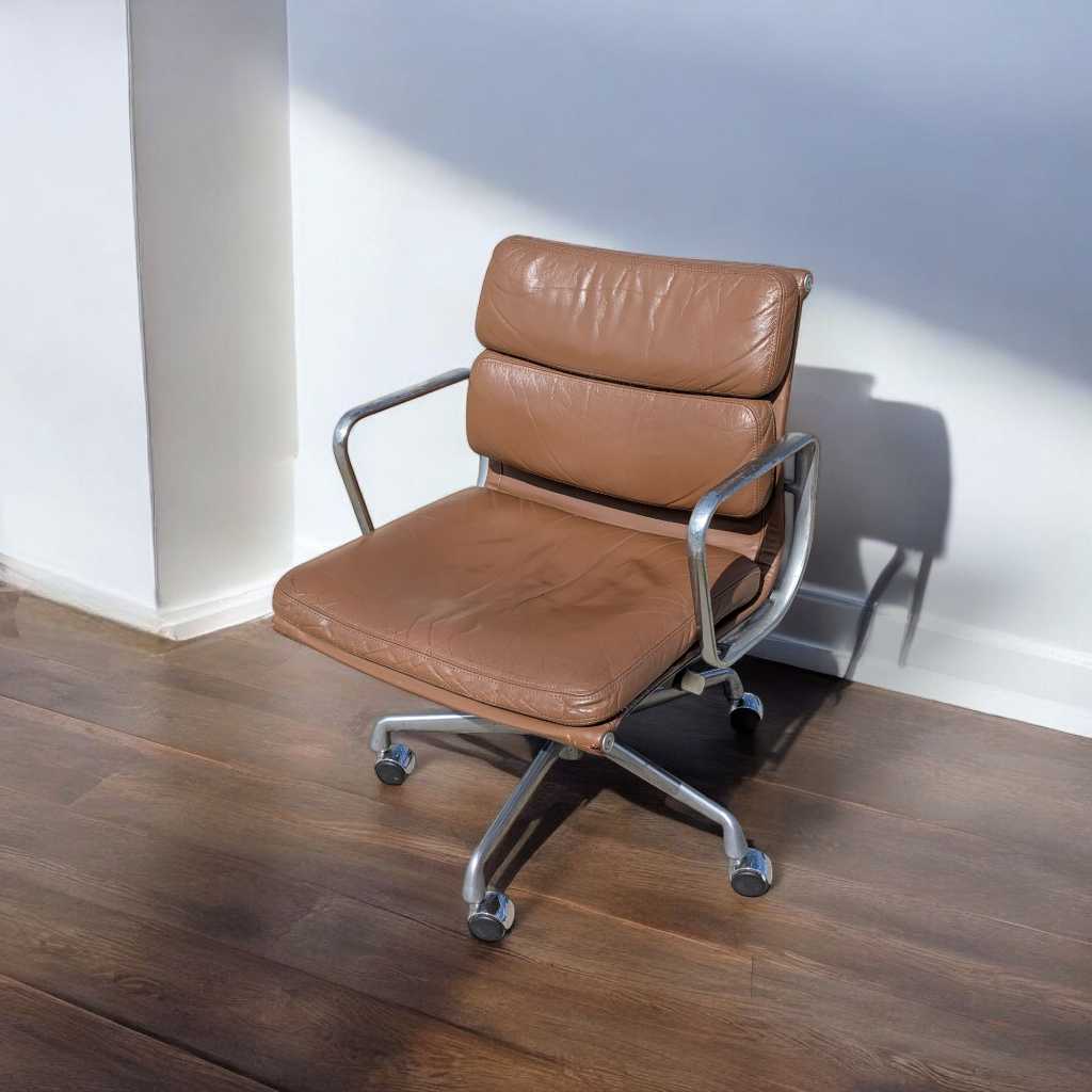 Vintage Eames Soft Pad Chair by Herman Miller – Leather Office Chair with Aluminum Base, Mid-Century Modern Icon