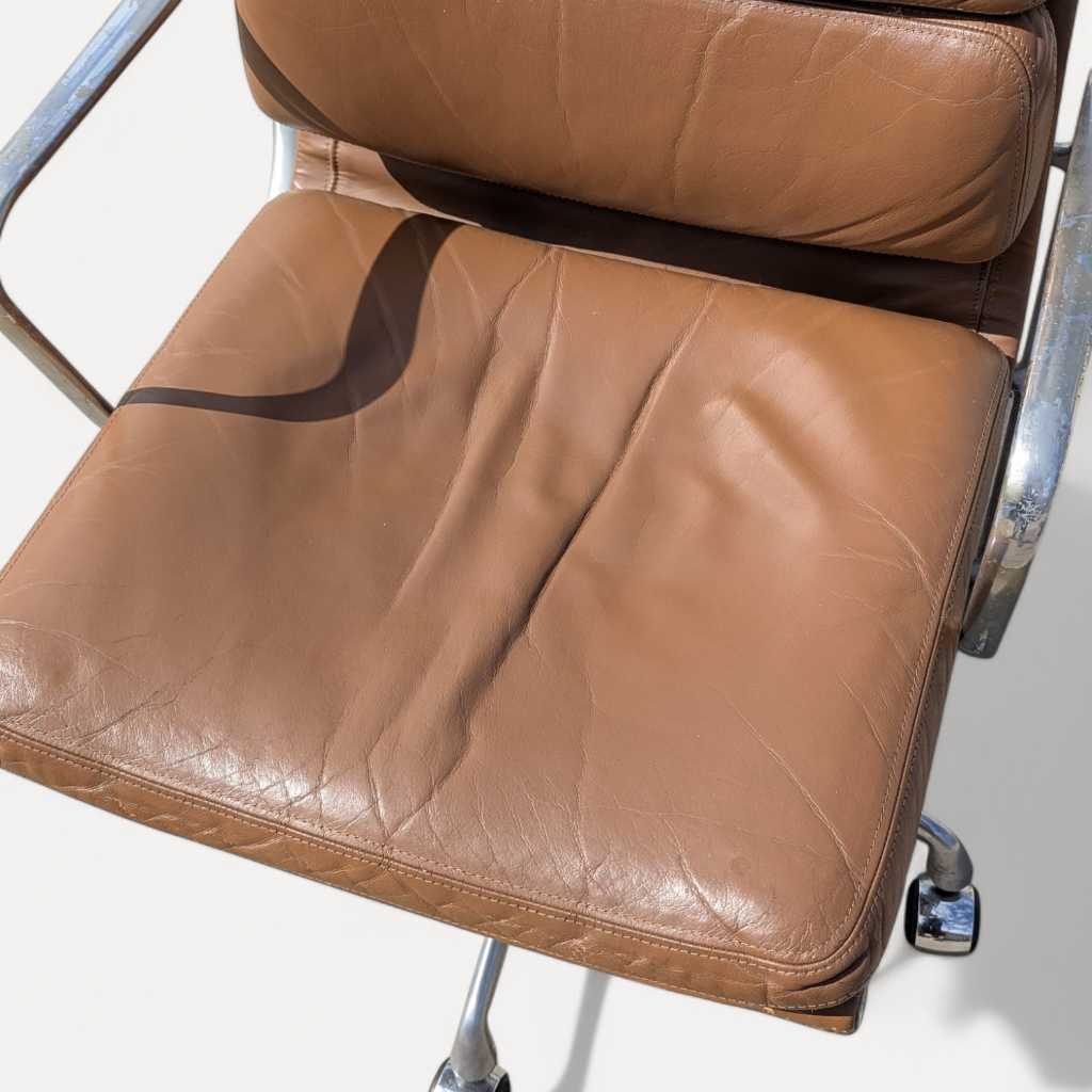 Vintage Eames Soft Pad Chair by Herman Miller – Leather Office Chair with Aluminum Base, Mid-Century Modern Icon