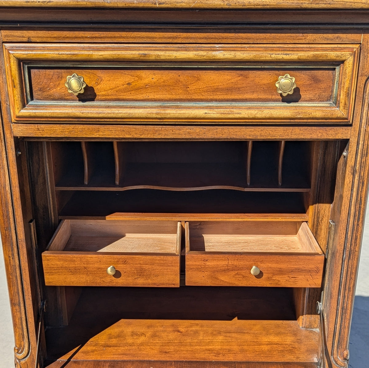 Drexel Heritage Brittany Collection Floral Secretary Desk, 1970s — view 10 [CBV1 iDukBmcZQOlTPxx9Ywdr 10 9802ae33-22fd-4d2f-a158-ed0742c6d30d.jpeg]