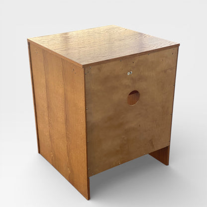 Late 20th Century Solid Oak Media Cabinet with Pull-Out Shelf, American Modern