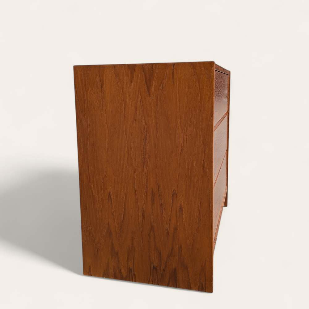 1960s Petite Danish Modern Teak Three-Drawer Dresser or Nightstand — view 8 [CBV1 YQyx1tG2HRNj593MAuPo 08 b415128a-13fa-45fd-b360-c26d4282b735.jpeg]