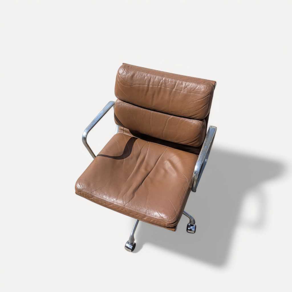 Vintage Eames Soft Pad Chair by Herman Miller – Leather Office Chair with Aluminum Base, Mid-Century Modern Icon