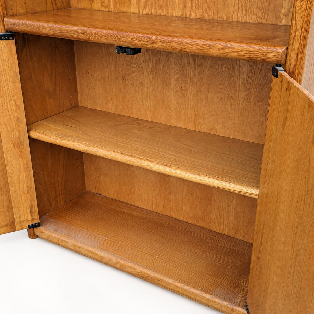 Late-20th-Century Oak Bookcase with Adjustable Shelves — view 5 of 15