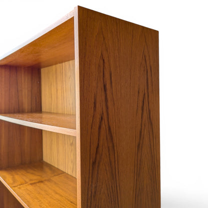 Vintage Teak Bookcase, 5 - Shelves, one cutout at the bottom