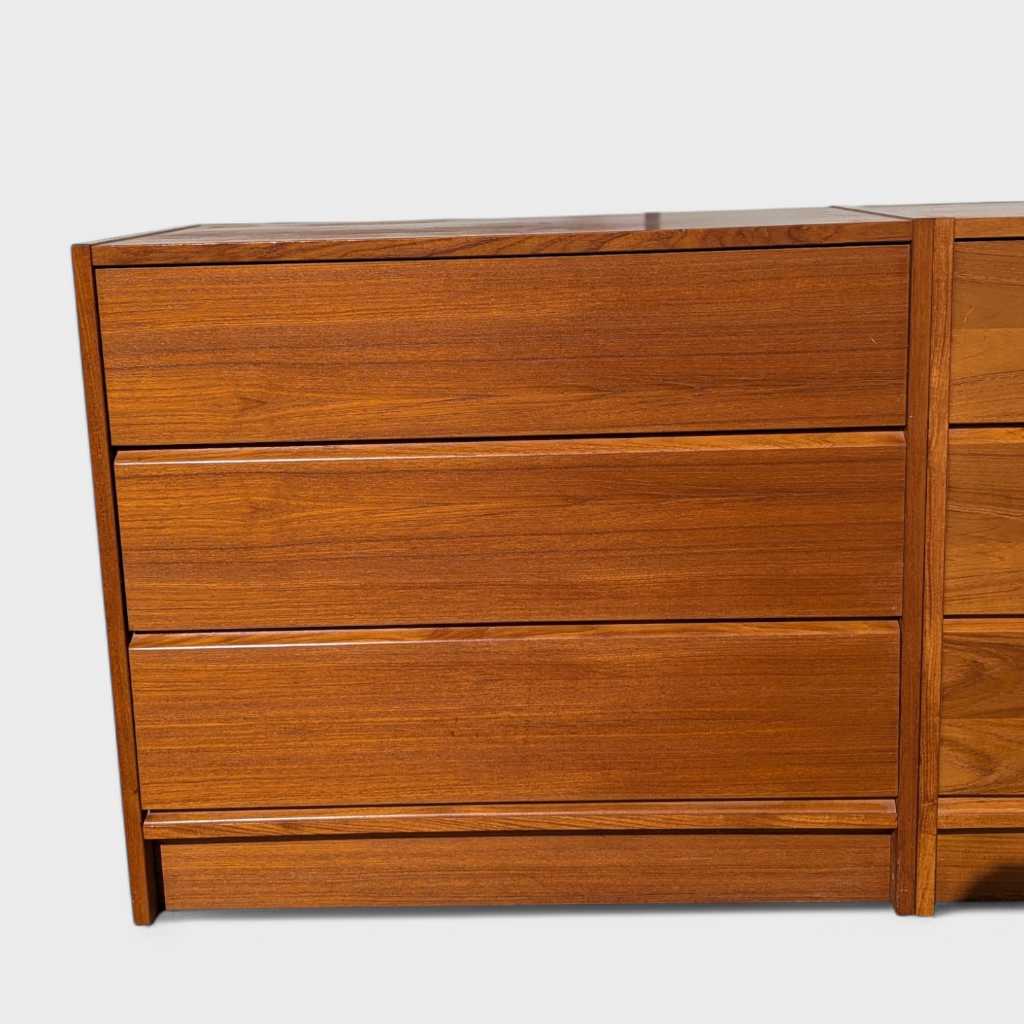 Pair of G Plan Teak Three-Drawer Dressers or Modular Lowboy, 1960s — view 9 [CBV1 5KxRd3jmp2g8NCbU3rQW 09 d21c82e5-2795-4fff-9482-27e3b3561942.jpeg]