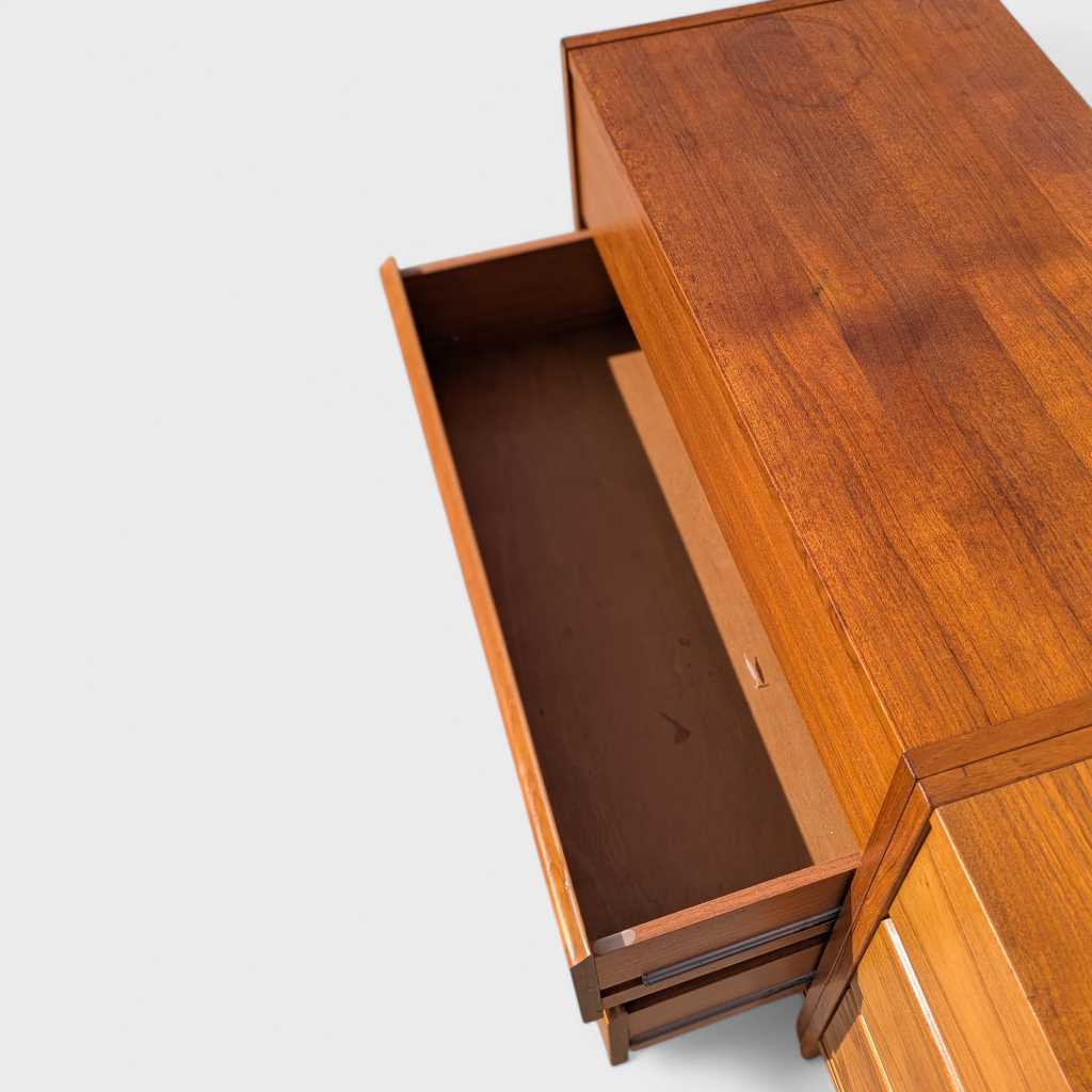 Pair of G Plan Teak Three-Drawer Dressers or Modular Lowboy, 1960s — view 10 [CBV1 5KxRd3jmp2g8NCbU3rQW 10 eddb8cfd-1269-4c9a-9459-1b62cd3d84a3.jpeg]