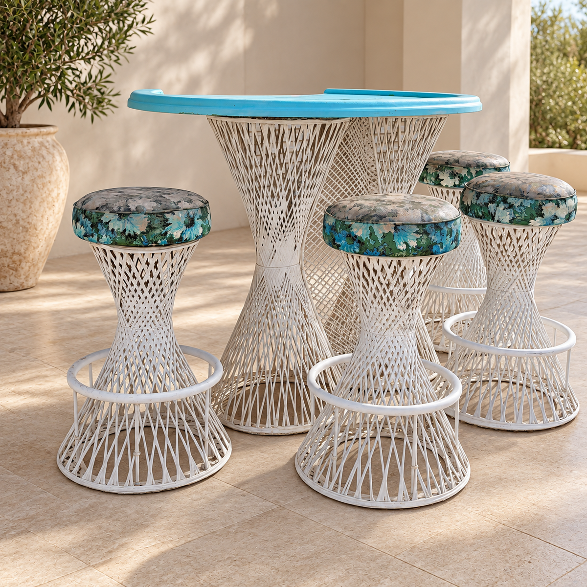 Russell Woodard Spun Fiberglass Patio Bar and Four Stools, 1970s — view 2 of 5