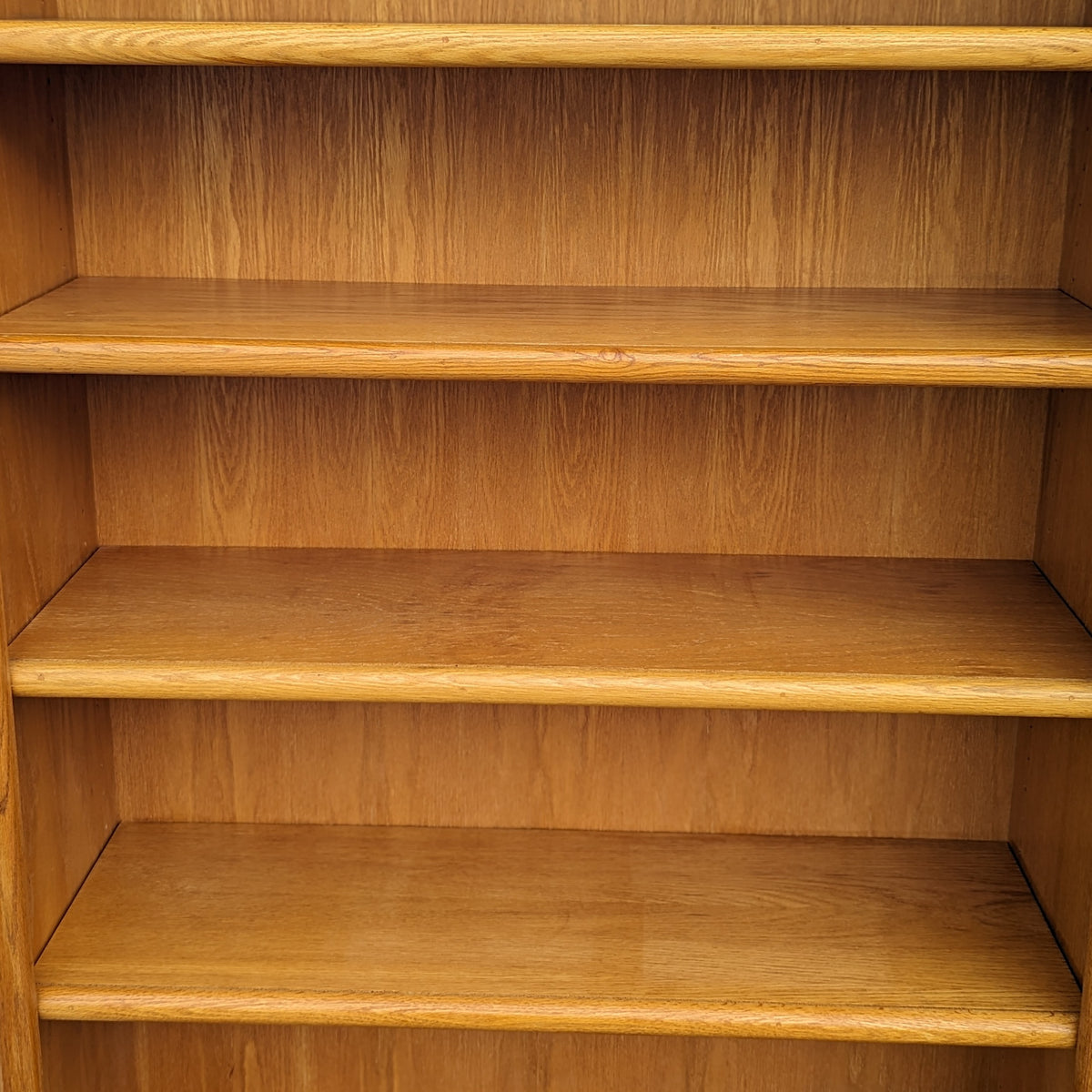 Late-20th-Century Oak Bookcase with Adjustable Shelves — view 12 of 15